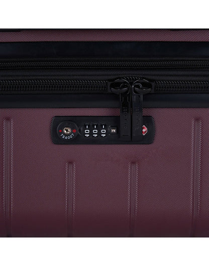 Bugatti Hamburg Hardside Carry-on Spinner in Red Lacquer colour, close-up view of the integrated TSA zipper lock.