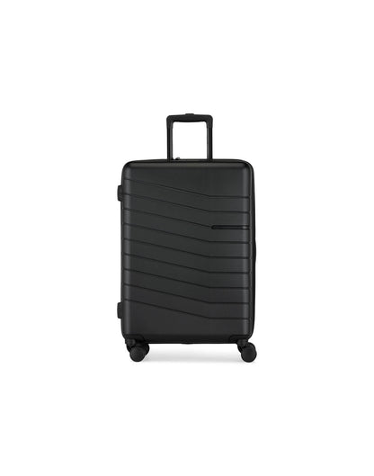 Bugatti Munich Hardside 24" Expandable Spinner in black, front view.