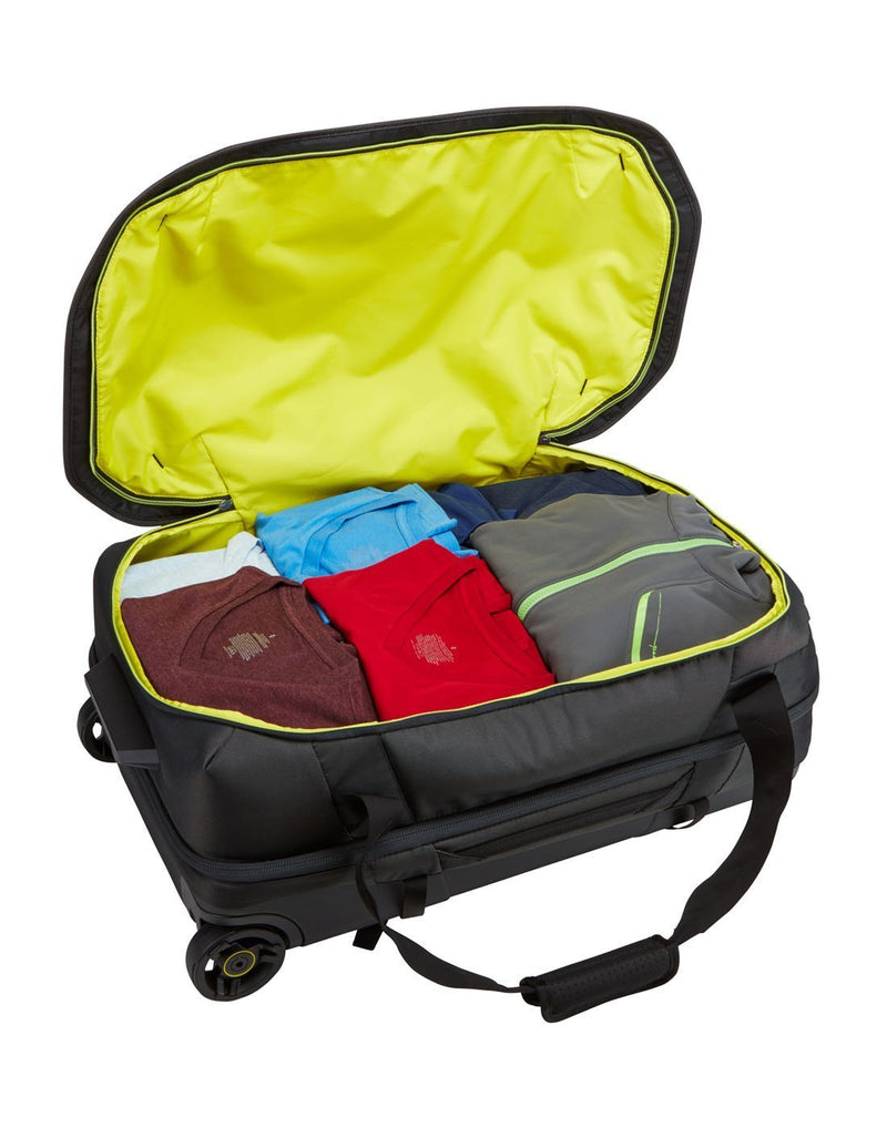Thule subterra 70cm/28 dark shadow colour luggage bag main compartment