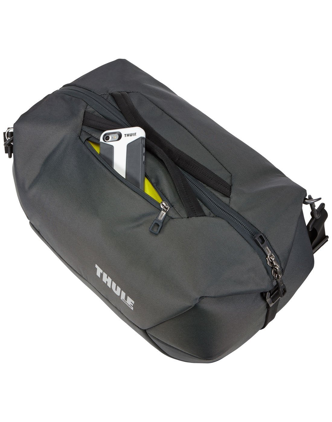 Thule subterra 45L dark shadow colour duffel bag exterior pocket