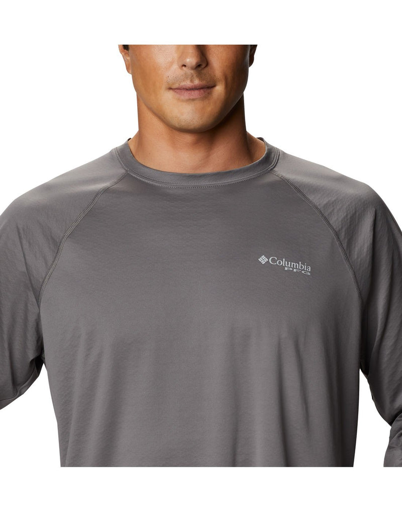 Close up Man wearing Columbia Men's PFG ZERO Rules™ Ice Long Sleeve Shirt - city grey, front view with Columbia logo on left breast