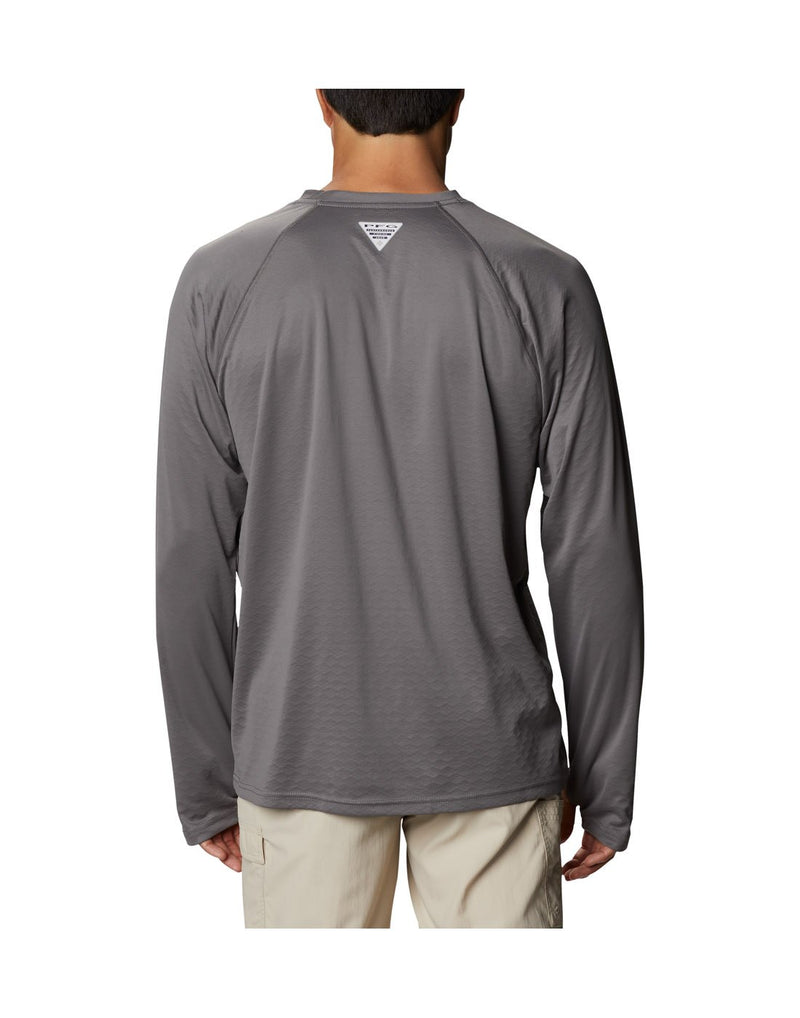 Man wearing Columbia Men's PFG ZERO Rules™ Ice Long Sleeve Shirt - city grey, back view