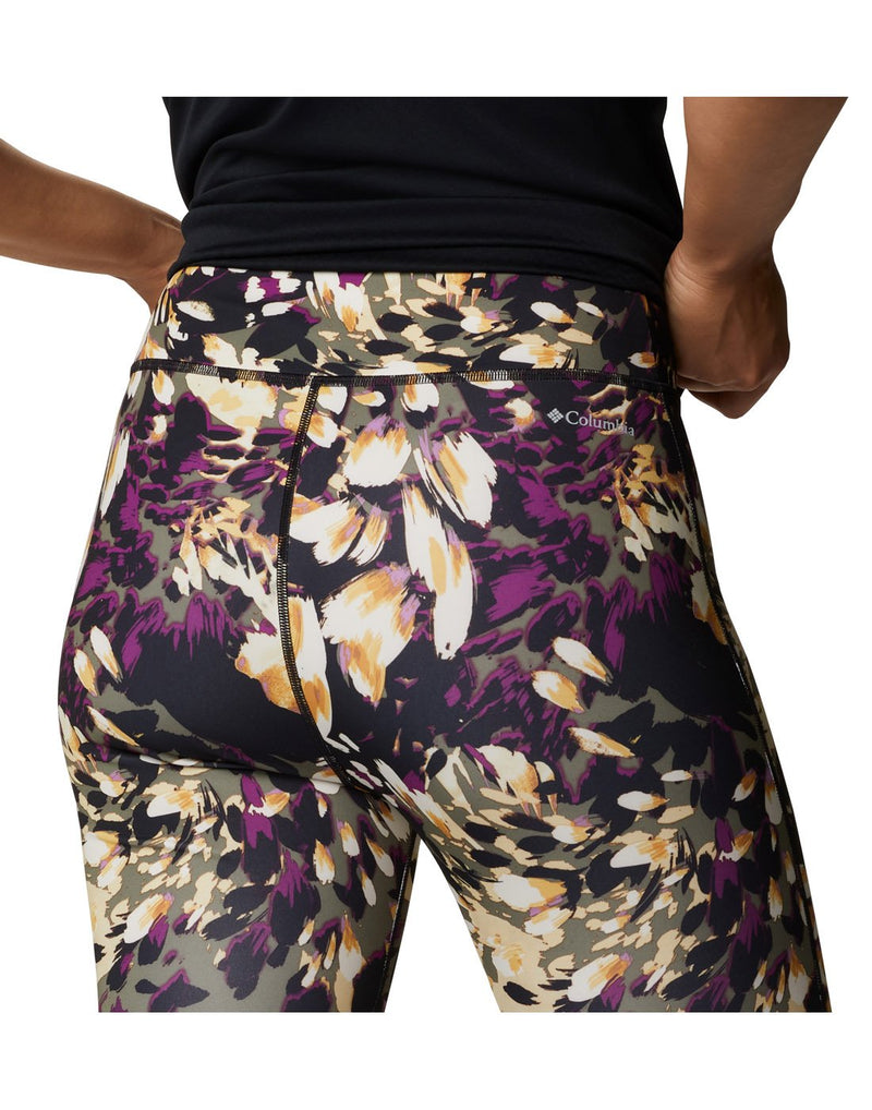 Close up of rear of Columbia Women's Columbia Lodge™ Print 7/8 Tights