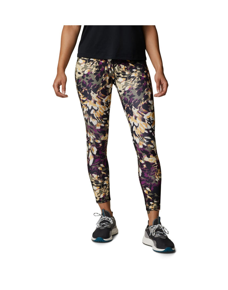Woman wearing Columbia Women's Columbia Lodge™ Print 7/8 Tights, front view