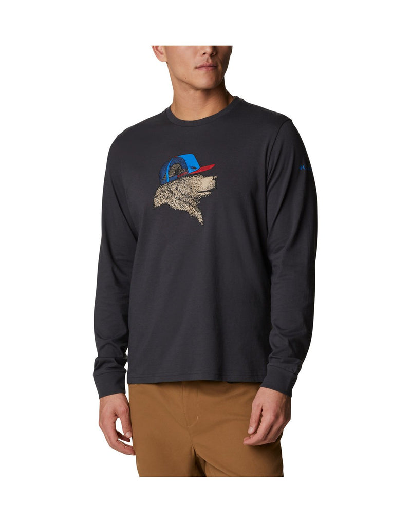 Man wearing Columbia Men's Apres Lifestyle™ Long Sleeve Graphic T-Shirt in shark colour with graphic of dog wearing a ball cap, front view
