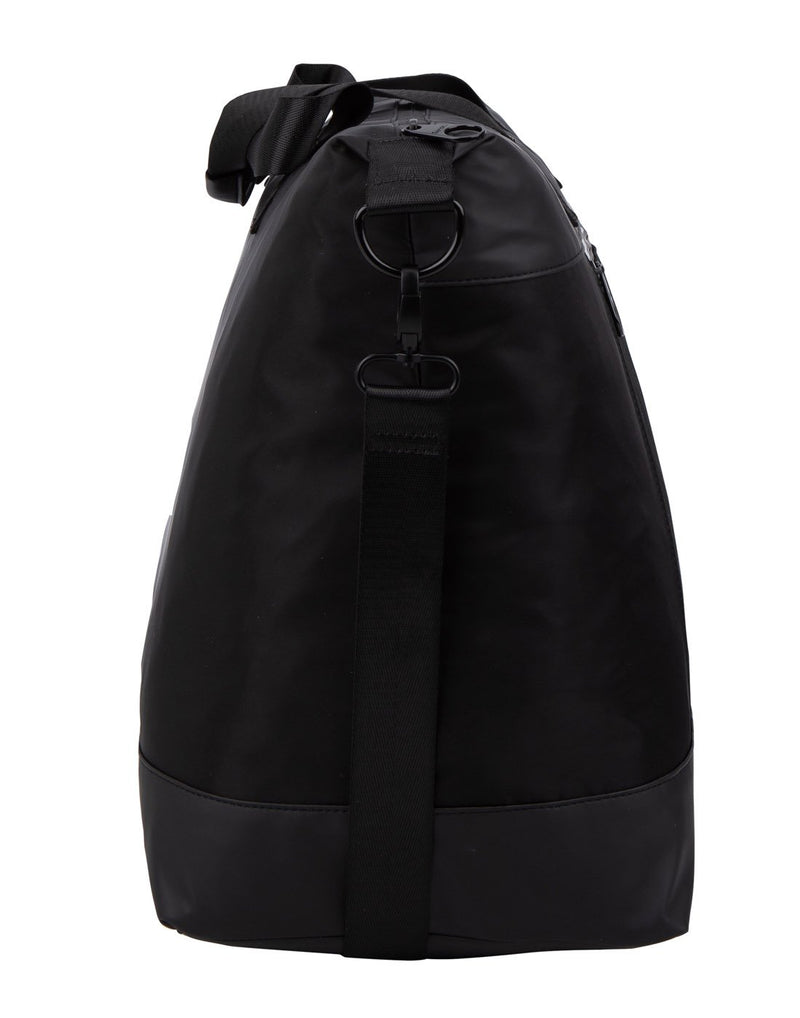 Bench Hukary Weekender Bag in black, side view