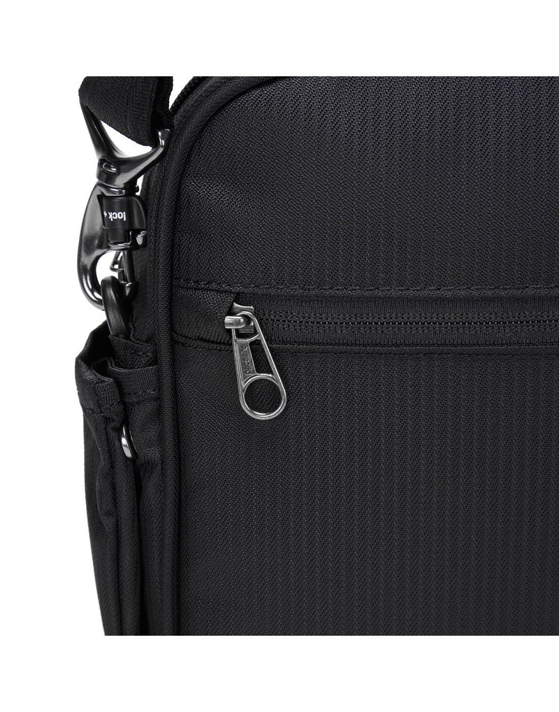 Metrosafe LS200 econyl anti-theft shoulder bag external back pocket
