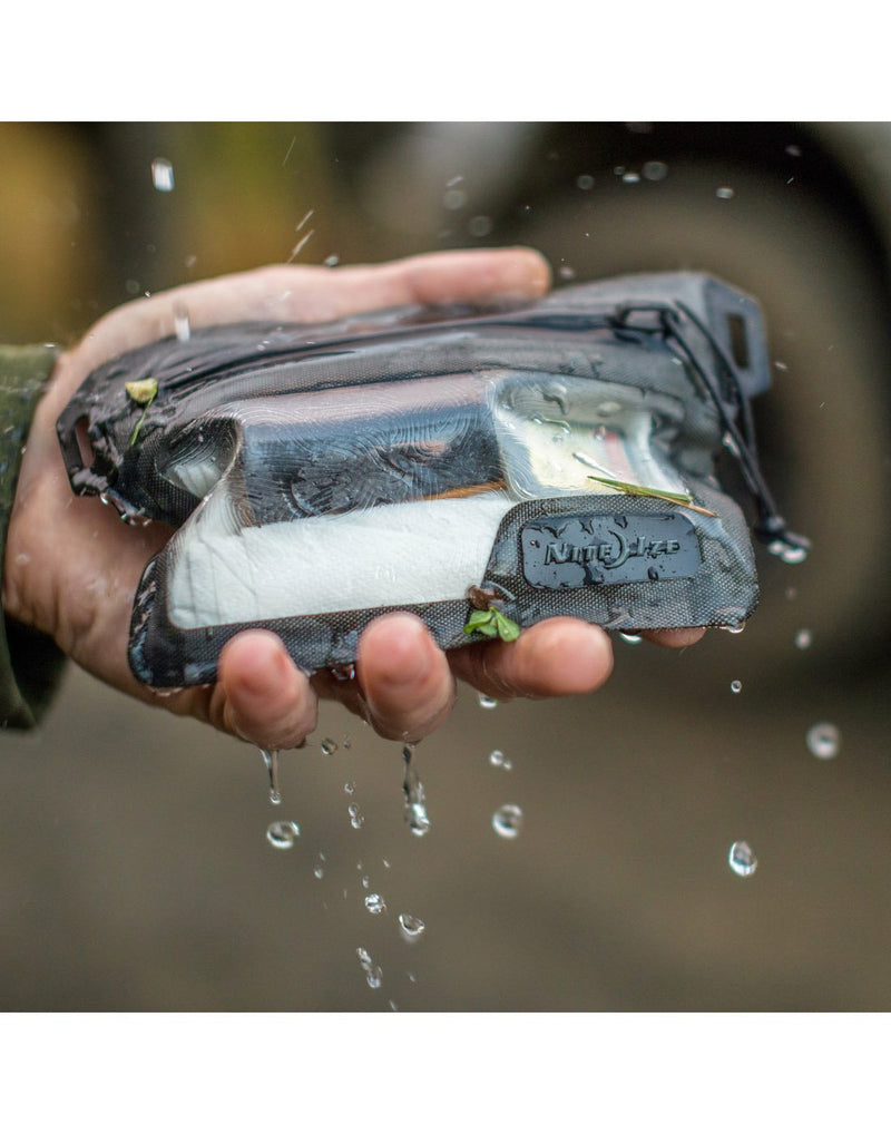 Nite ize RunOff wallet completely waterproof  